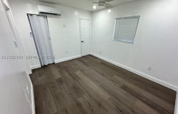 565 NE 32nd St, Oakland Park, FL 33334