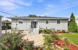 2143 NE Richard Drive, CedarRapids, IA 52402