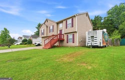 7106 Oakwood Circle, Rex, GA 30273