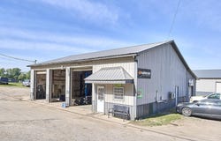 33182 Charleston Road, Leon, WV 25123