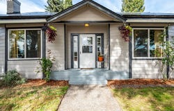 2828 WASHINGTON Way, Longview, WA 98632