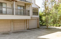 1304 E Bayou Parkway, Lafayette, LA 70508
