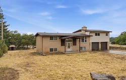 2211 VALLEY Dr, Layton, UT 84040