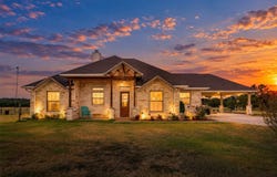1500 Lcr 102, Mount Calm, TX 76673