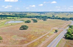 3061 FM 956, Schulenburg, TX 78956