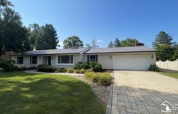 5432 Brookshire Drive, Monroe, MI 48161