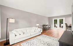 422 Skylark Dr, Coraopolis, PA 15108