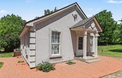 235 Alberta Street, Auburn Hills, MI 48326