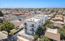 636 W 76th St, Los Angeles, CA 90044