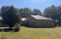 400 Mon Dye Rd, Phil Campbell, AL 35581