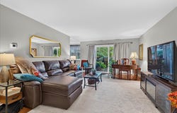 460 Raintree Court, Glen Ellyn, IL 60137