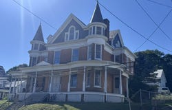 35 W MAIN Street, WINDSOR, PA 17366