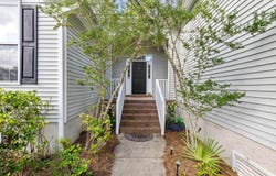 1927 Palmetto Isle Drive, Mount Pleasant, SC 29466