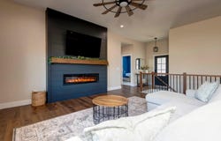 1367 S Casa Grande Avenue, Springfield, MO 65802
