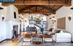 63 La Cuesta Rd, Orinda, CA 94563