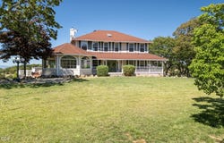 5311 Pioneer Road, Medford, OR 97501