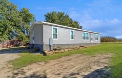 1233 Virginia Street, Columbia, IA 50057
