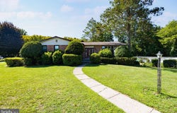 975 SPRING VIEW Drive, SOUTHAMPTON, PA 18966