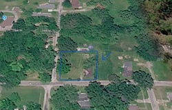 204 W 15th St, Christopher, IL 62822