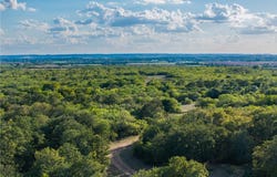 399 Seals Creek Road, Lockhart, TX 78644
