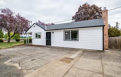 1110 CASCADE Dr, Lebanon, OR 97355