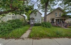 633 E Eighth, Traverse City, MI 49686