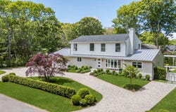 48 Beechwood Dr, Southampton, NY 11968