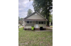 217 & 219 E Lewis Street, Whiteville, NC 28472