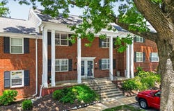 1663 E Swan Circle, St Louis, MO 63144