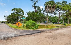 409 1ST Avenue NW, RUSKIN, FL 33570