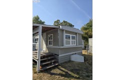 555 N DANEBO Ave, Eugene, OR 97402