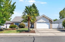 659 Jackson Creek Drive, Central Point, OR 97502