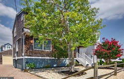 5 E 17TH Street, LONG BEACH TOWNSHIP, NJ 08008