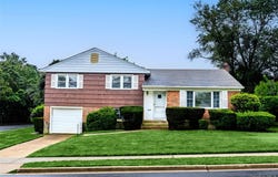 7 Barby Lane, Plainview, NY 11803