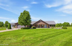 9617 County Lane 262, Carl Junction, MO 64834