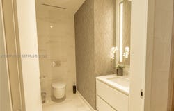 300 Biscayne Boulevard Way, Miami, FL 33131