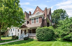 386 E Chicago Street, Elgin, IL 60120