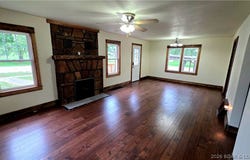 203 S Hunter St, Versailles, MO 65084