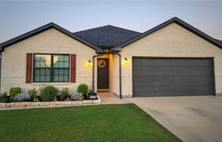 1320 Oak Valley, Denton, TX 76209