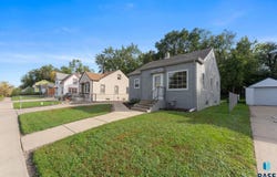 1305 W Sioux St, Sioux Falls, SD 57104