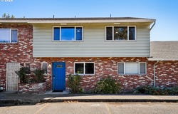 1302 NE HOGAN Dr, Gresham, OR 97030