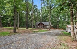 1042 Rosewood Drive, Dallas, NC 28034