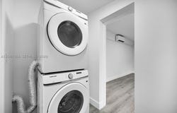 1018 NE 7th St, Hallandale Beach, FL 33009