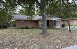 924 Monterey Drive, Denton, TX 76209