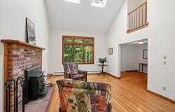 10 Standish Way, Amherst, NH 03031