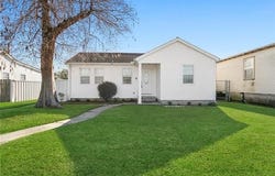 9 CARROLL Drive, Chalmette, LA 70043
