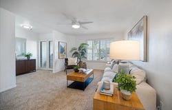881 Thomas, San Diego, CA 92109