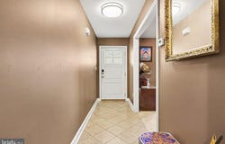 49 TOLL GATE Station, LANCASTER, PA 17601