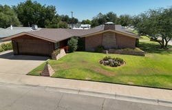 806 W Hermosa Dr, Artesia, NM 88210-2734