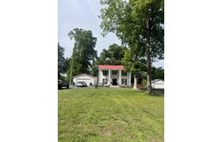 736 E Lakeshore Drive, Burnside, KY 42519